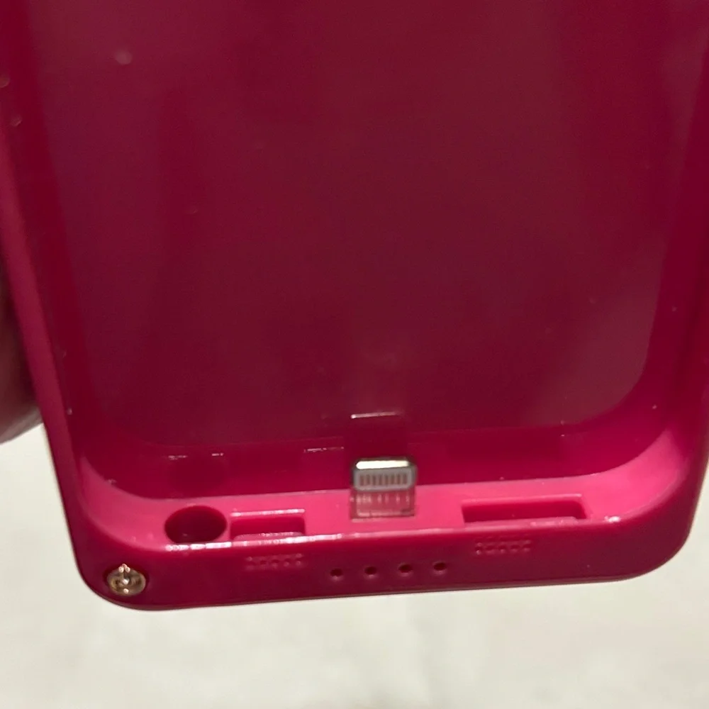 iPhone 5/5X. Are there any out there;). Lilly Pulitzer Vibrant Leafy Phone Case